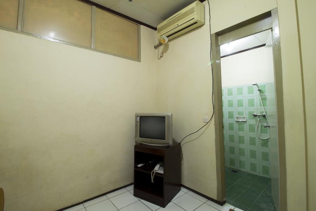Reddoorz @ Klender Hotel Jakarta Exterior foto