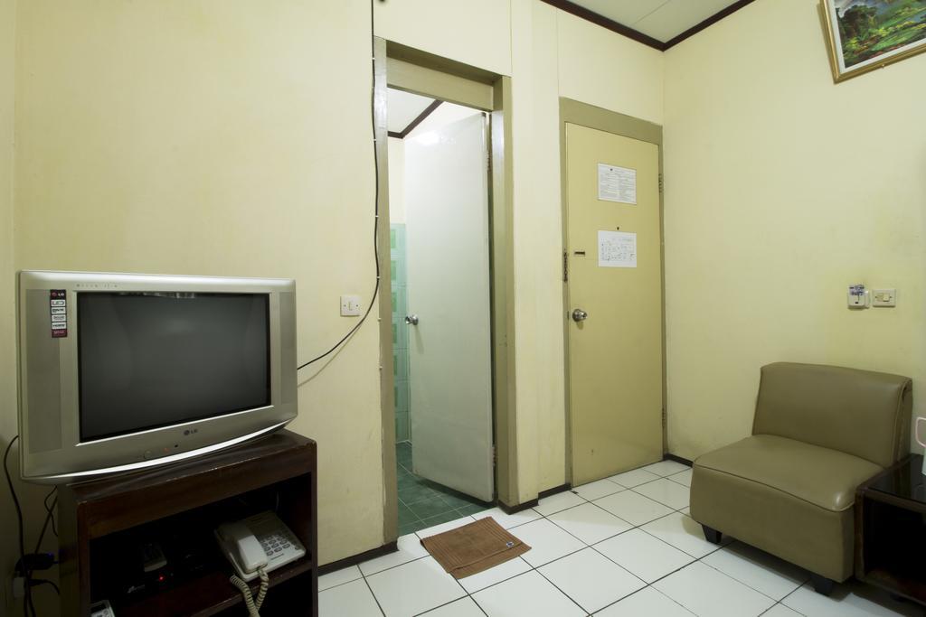 Reddoorz @ Klender Hotel Jakarta Exterior foto