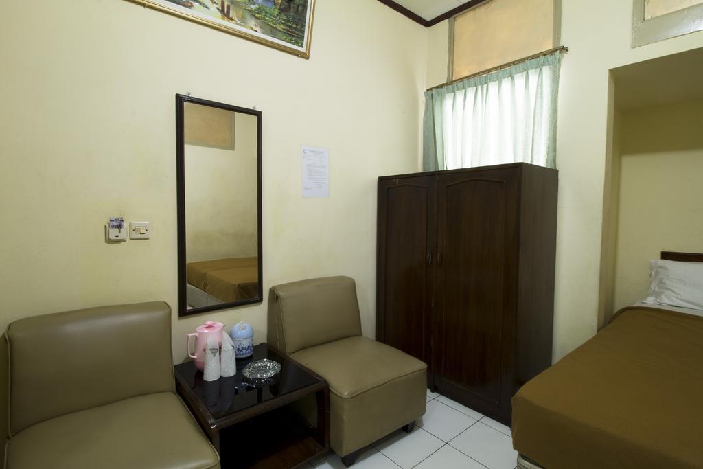 Reddoorz @ Klender Hotel Jakarta Exterior foto